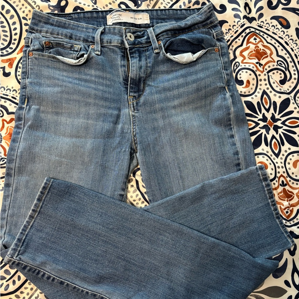 Signature by Levi Strauss Mid Rise Slim Women’s Jeans